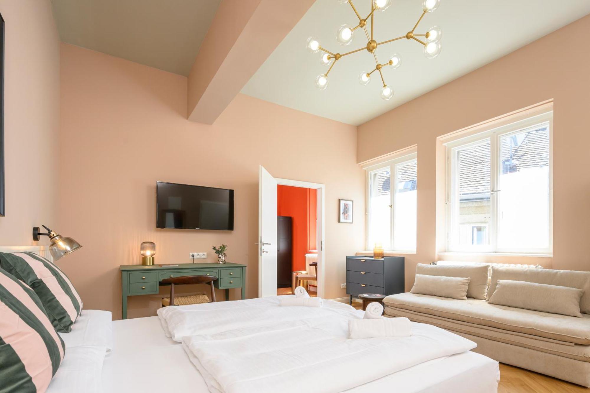 Deluxe Apartment